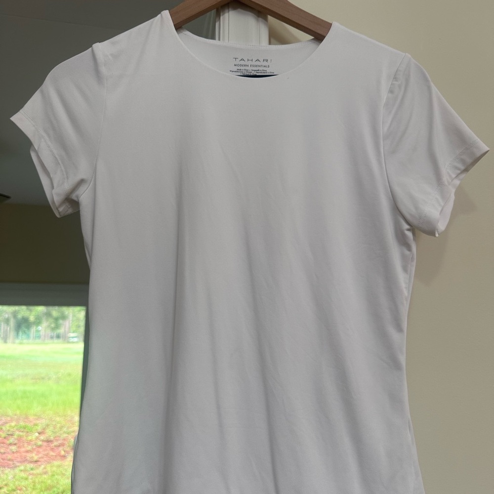 Tahari Women's Classic White Short Sleeve Tee